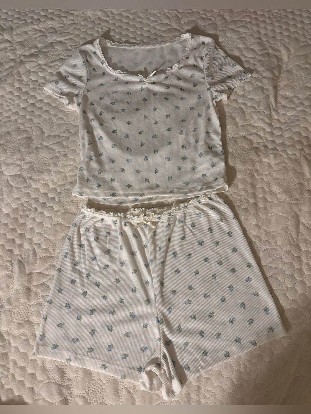 Kids White Floral Shorts Pajama Set